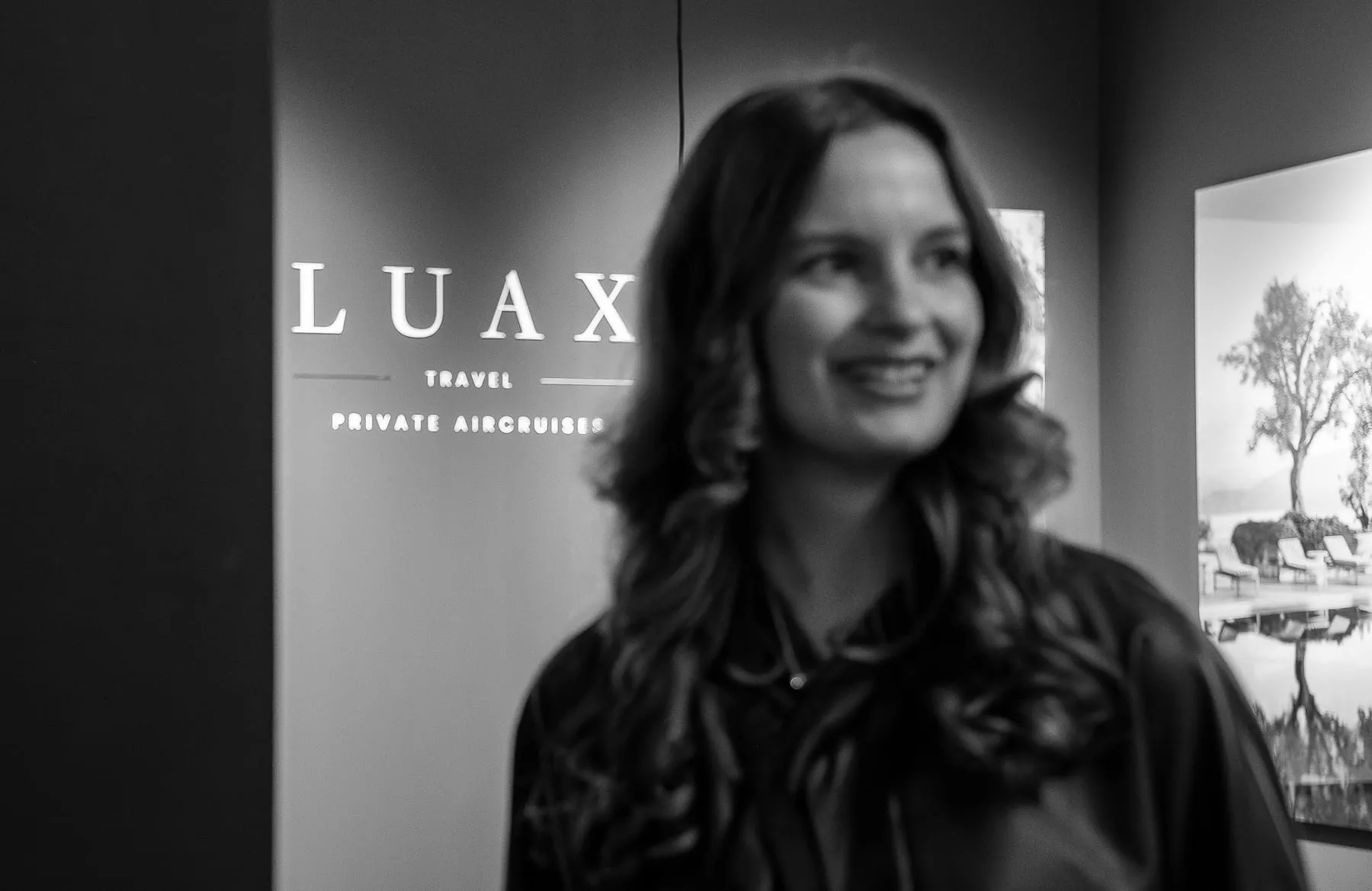 Bedrijfsfotografie voor LUAX Travel: beursstand met reisfoto’s