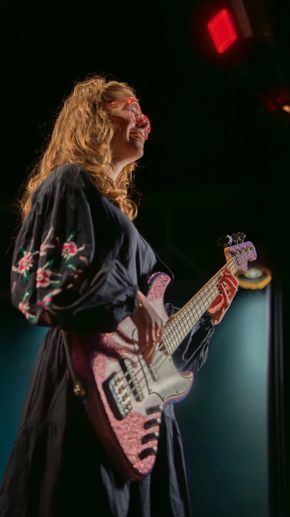 Muziekfotografie van een artiest tijdens een optreden